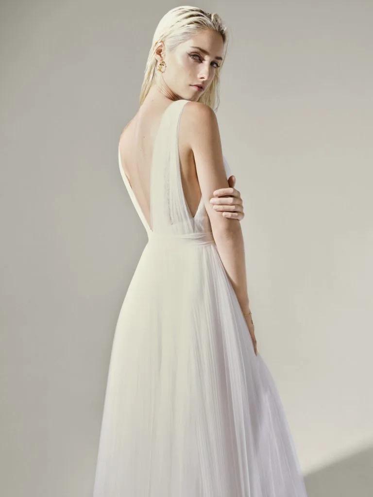 vestido de novia con espalda descubierta