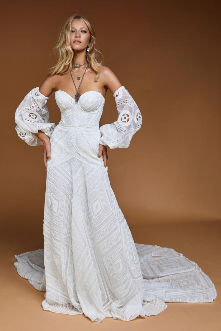 Bridal Separates: 12 Dreamy Looks + FAQs  Vestidos de novia, Vestidos de  novia bohemios, Vestidos de novia hippie