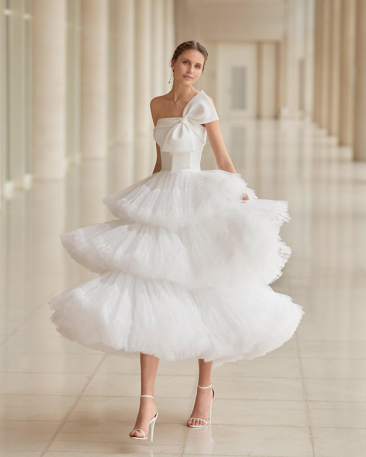 Estos los 50 vestidos con moños para no te puedes perder - bodas.com.mx