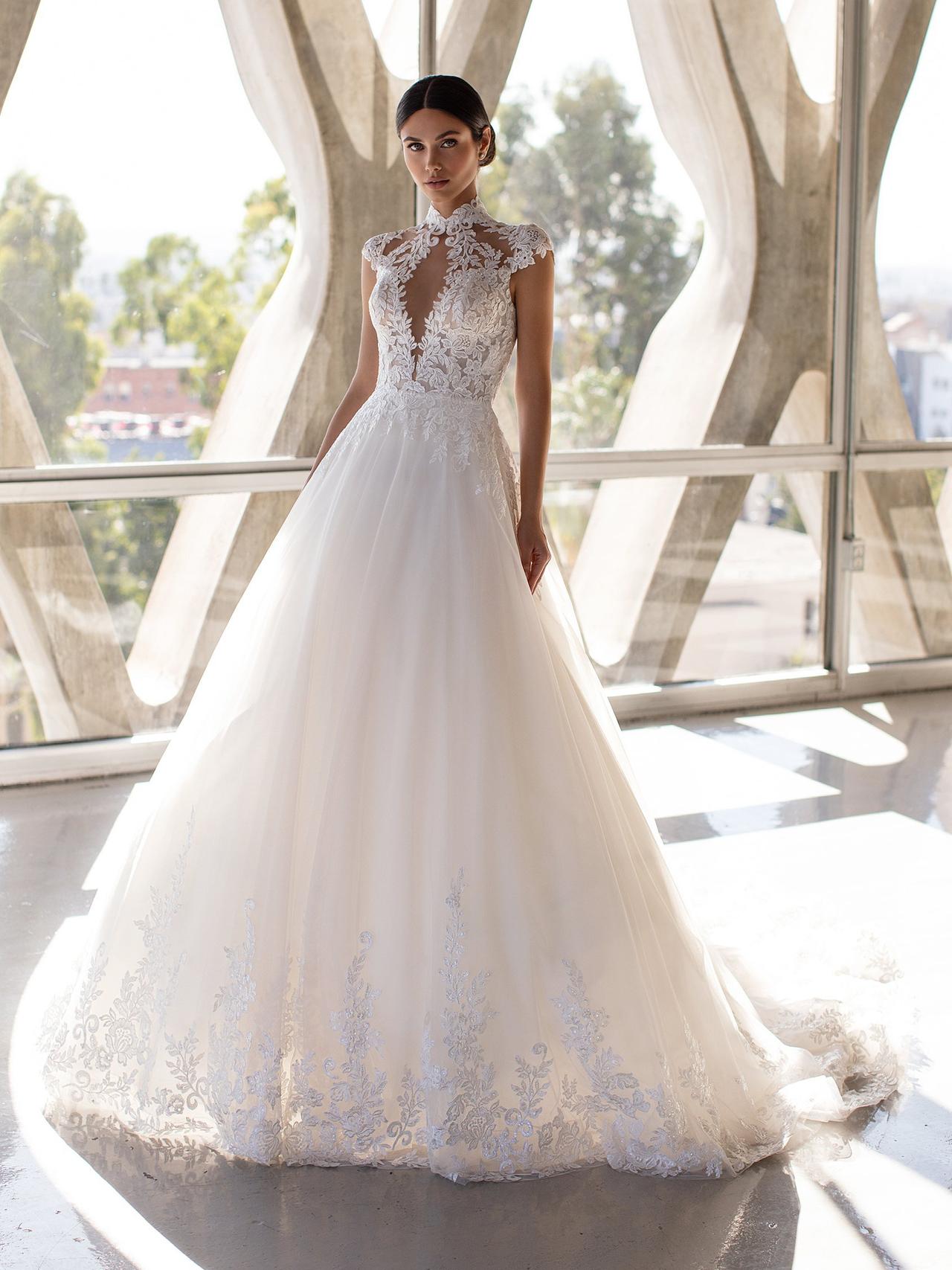 vestido de novia corte princesa con escote corazón