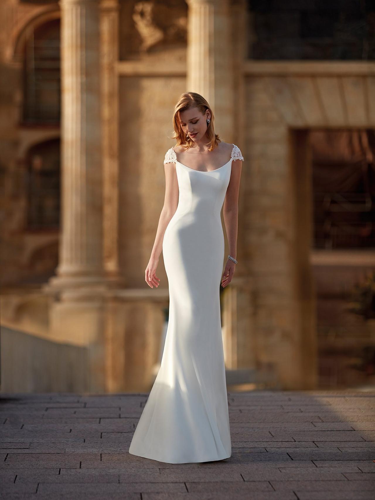 Más de 100 vestidos de novia sencillos 2024, diseños sencillos y súper  bonitos - bodas.com.mx
