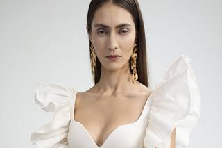 vestido de novia con mangas de holanes