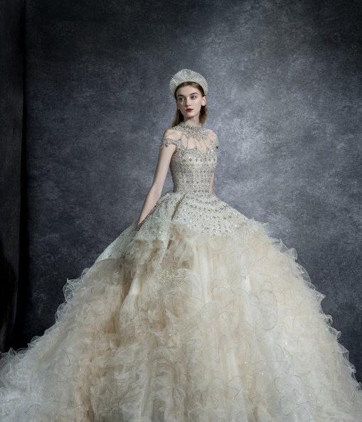 vestido de novia corte princesa con holanes