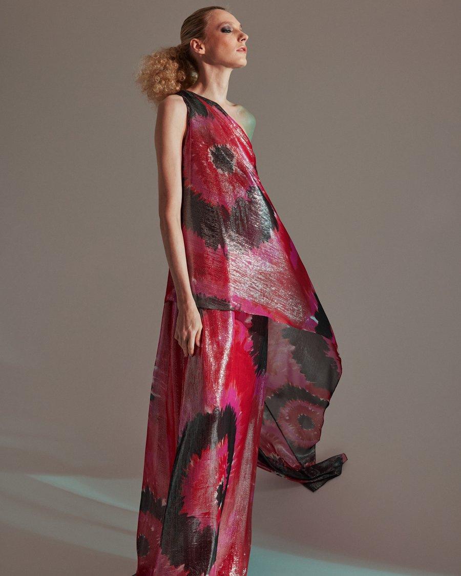 vestido asimétrico para boda estampado rojo y negro
