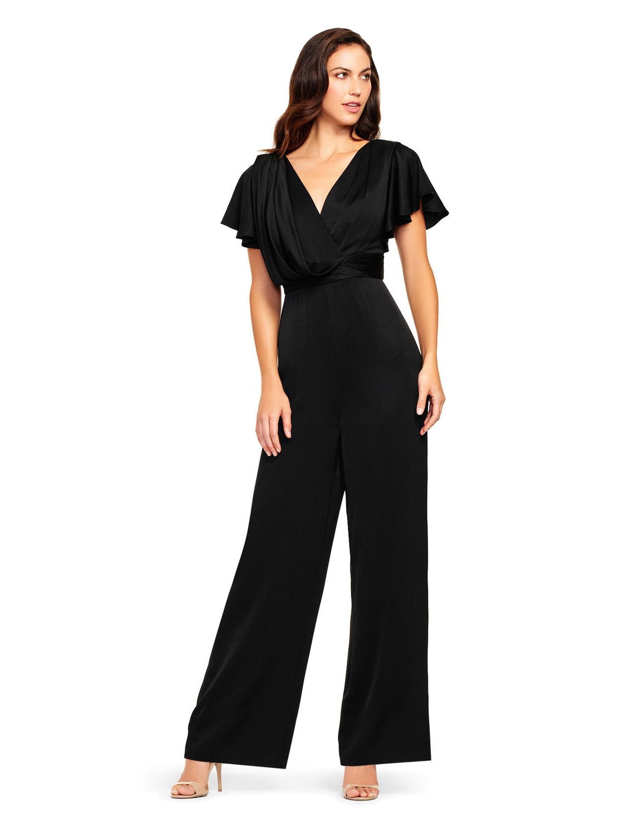 jumpsuit para fiesta con escote en V y manga corta