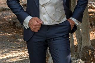 Traje de novio azul marino