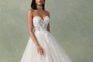 vestido de novia con brillos y encaje