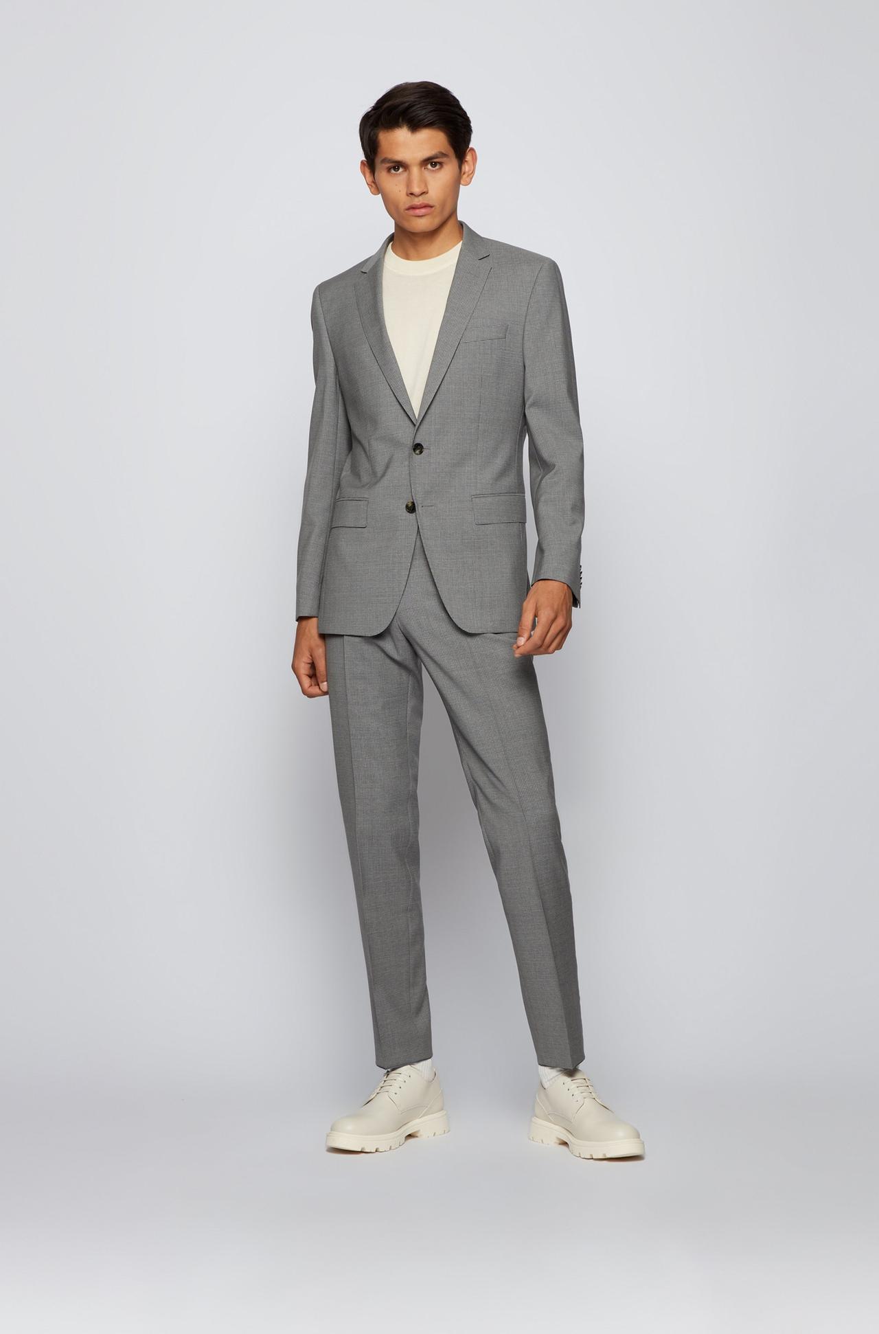 traje gris para hombre invitado a boda