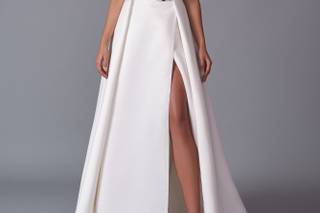 Vestido blanco elegante para boda con abertura en la falda