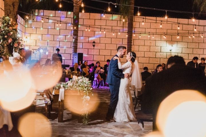 11 canciones inoportunas para algunos momentos de la boda