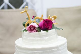 cake topper con rosas para pastel de boda