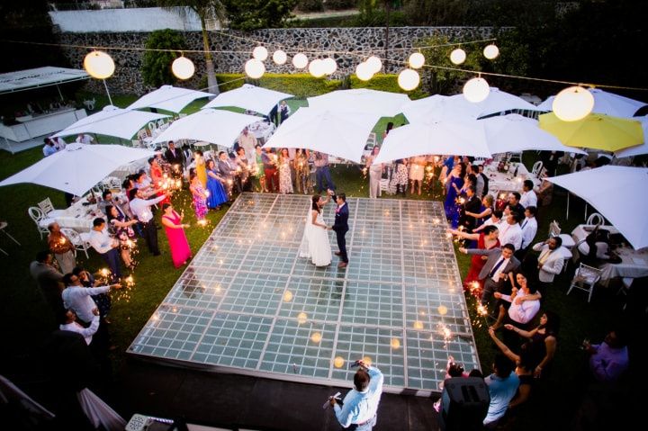 Pistas iluminadas para bodas ¡para una fiesta brillante!