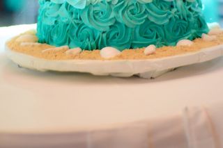 pastel azul y blanco para boda de mantequilla