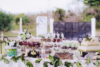 mesa de dulces para boda económica