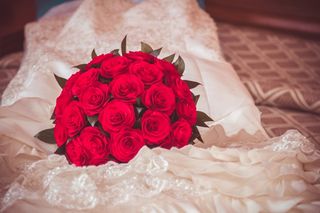 ramos de novia de rosas rojas