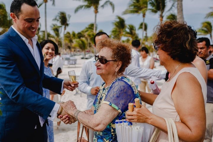 10 momentos imborrables que vivirán con sus abuelos en la boda