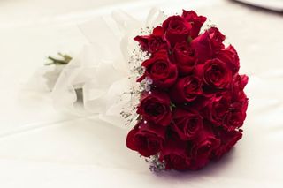 ramos de novia de rosas rojas