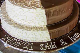 pastel de boda mitad chocolate