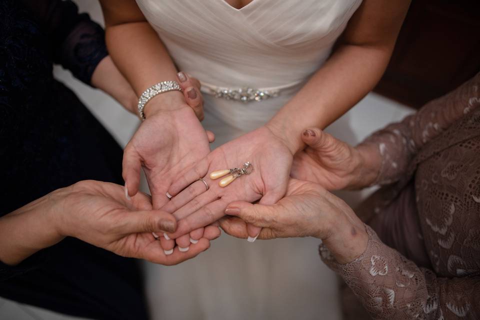 Joyas familiares en el look nupcial, ¿las lucirán el día de su boda?