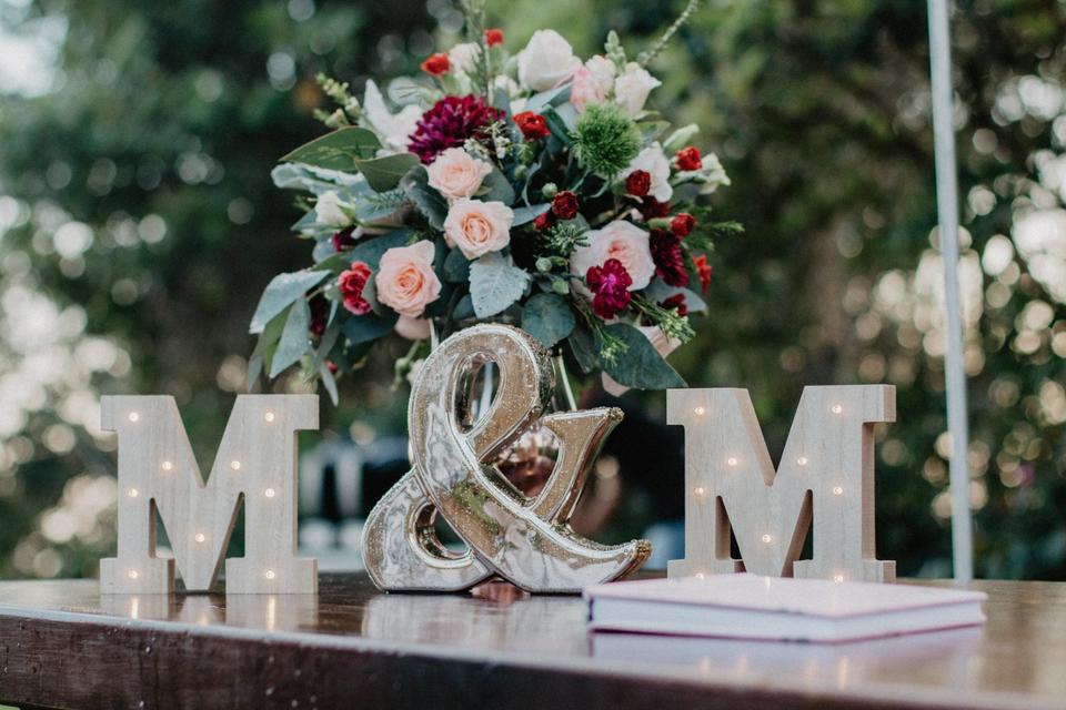 Letras Luminosas Para Decorar Su Boda Y ¡que Brille Su Amor! - Bodas.com.mx