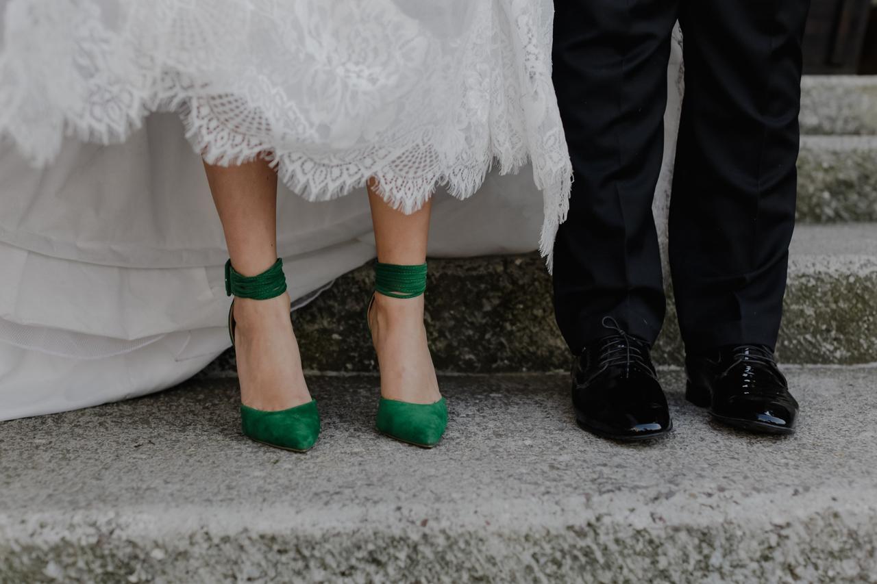 ayuda bomba sección 50 zapatos de novia de colores: pon el arcoíris a tus pies - bodas.com.mx