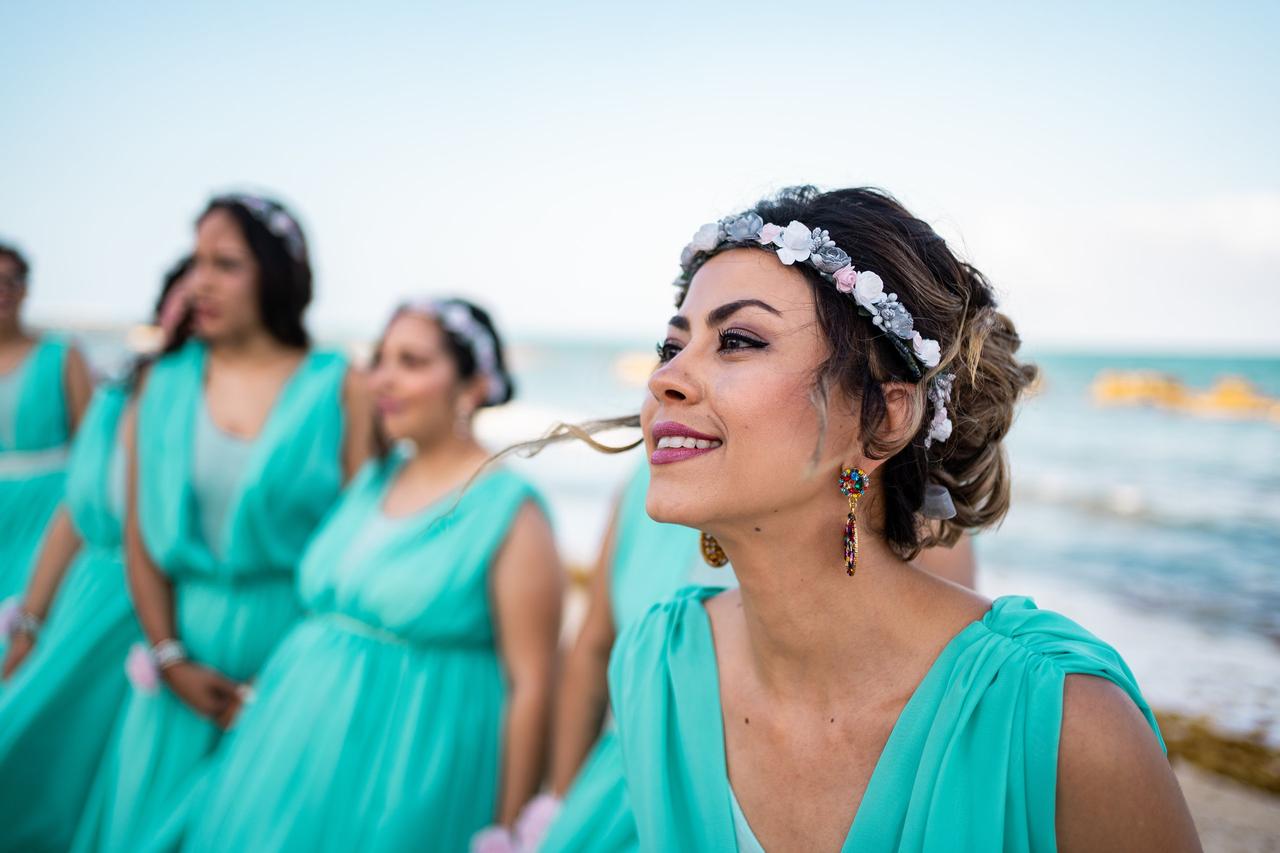 Peinados de novia para una boda en la playa  Argyor MX