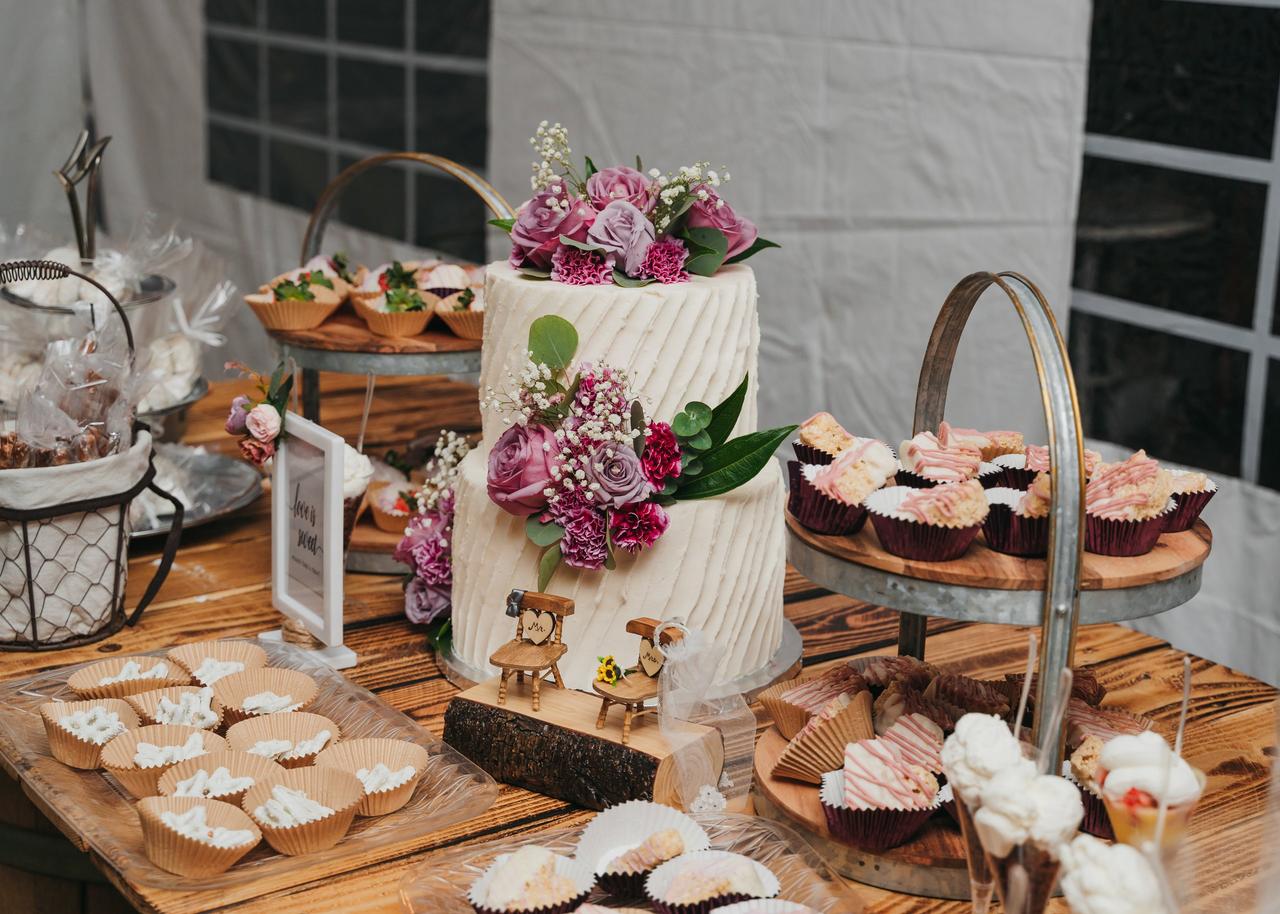 6 ideas para la decoración de la mesa para pastel de boda 