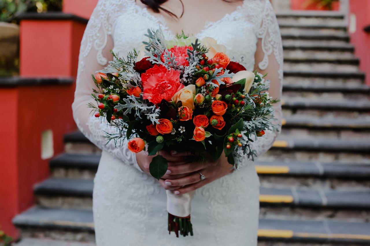 ramos de novia para otoño con mini rosas