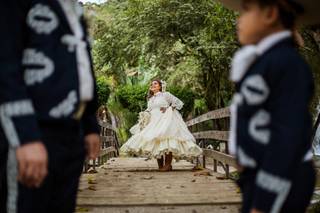 Vestido de novia tradicional corte princesa