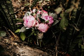 bouquet de novia con flores rosas