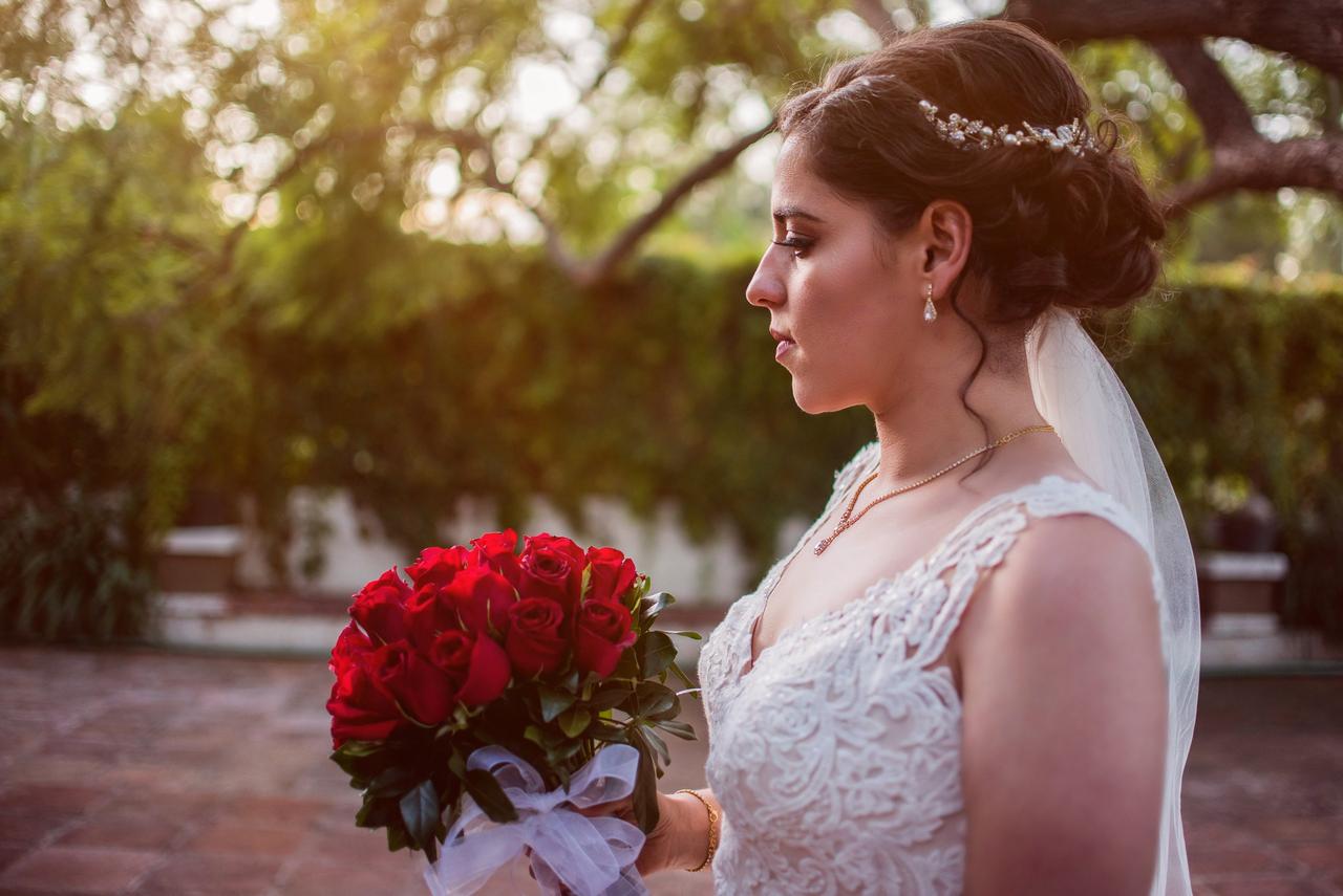 amos de novia naturales rojos