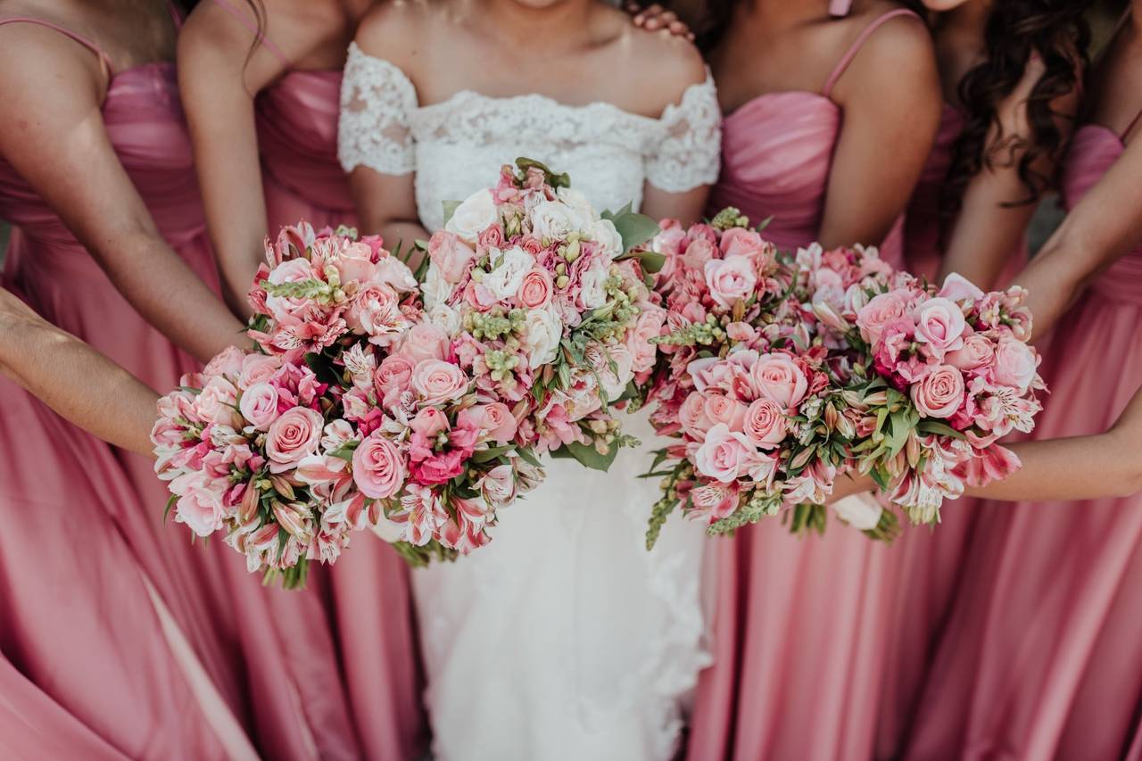 Flores rosas de tela para bodas y fiesta con las que crear tu look hay mas  colores para elegir
