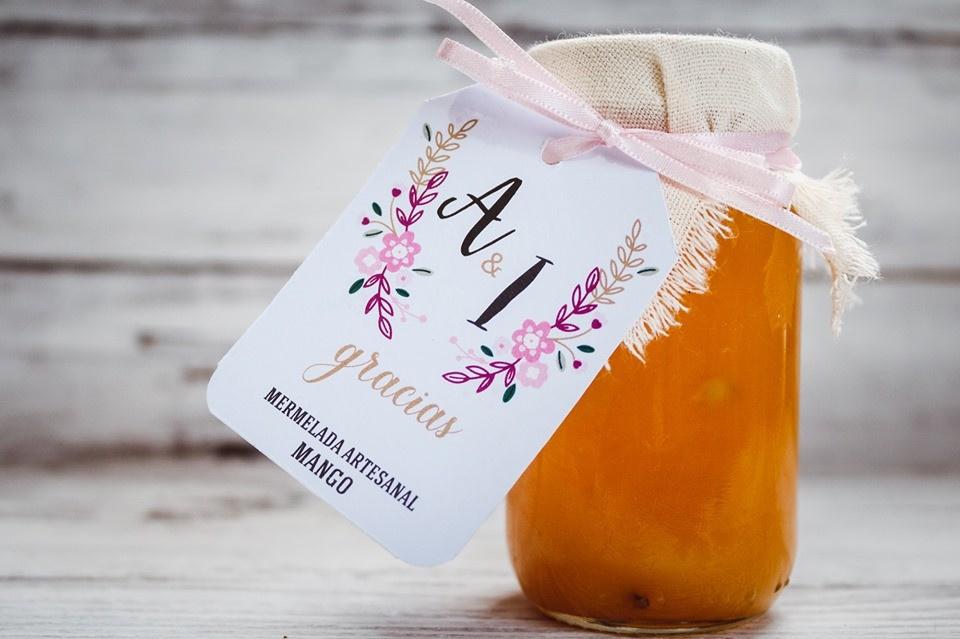 mermelada de mango artesanal como recuerdo de boda personalizado