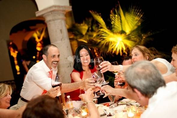 Anfitriones de bodas fuera de la ciudad 