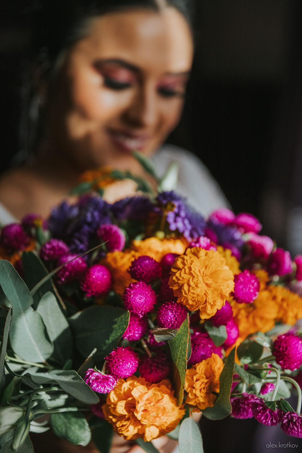 ramo de novia con cempasúchil