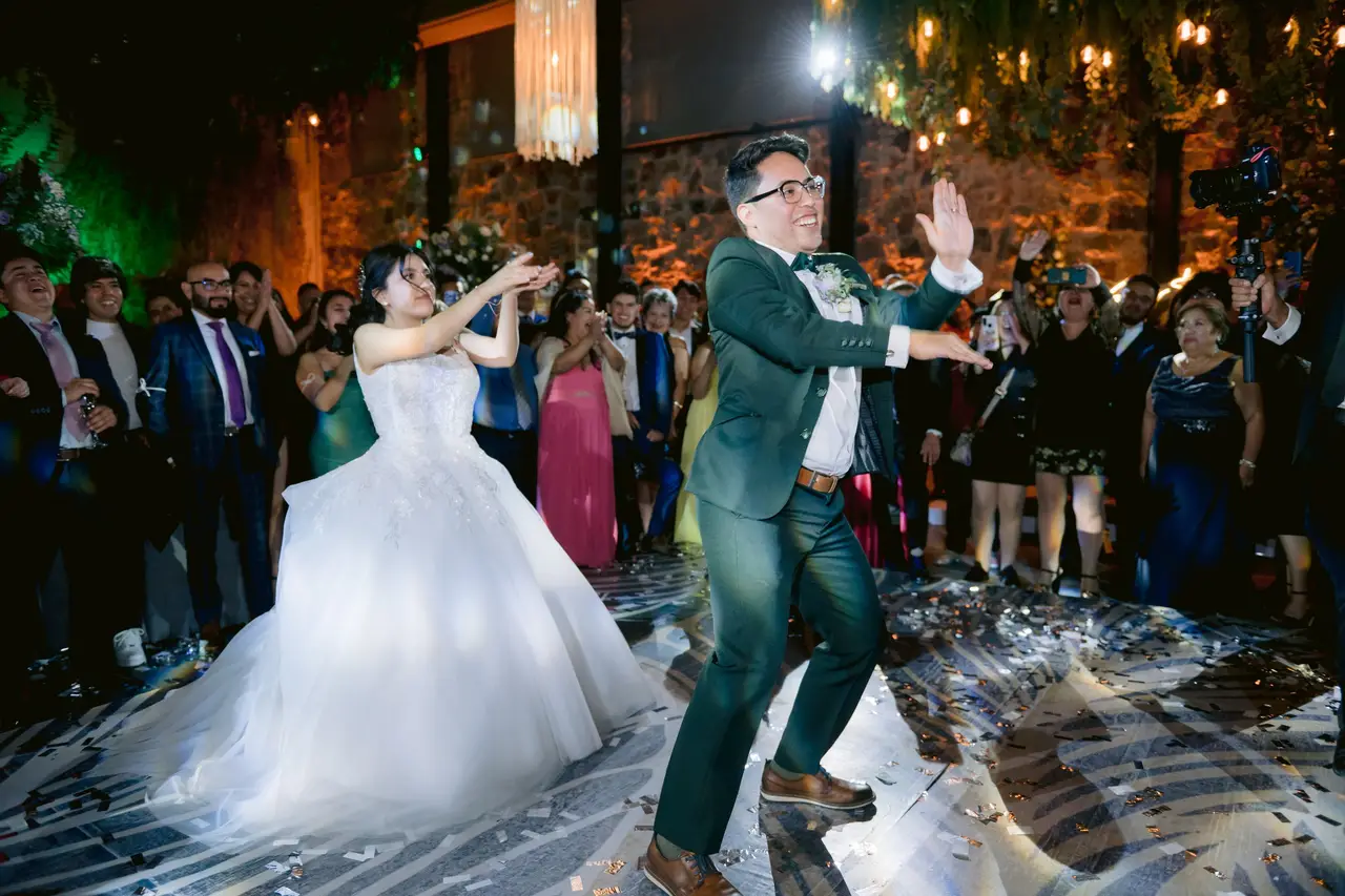 40 canciones con coreografía para animar la fiesta en la boda - bodas.com.mx