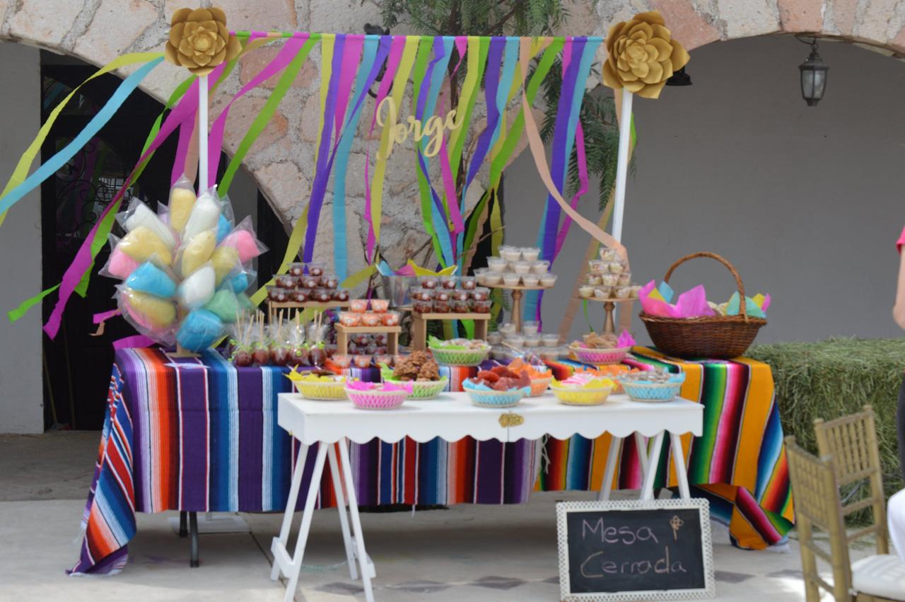 decoración mesa de dulces mexicanos