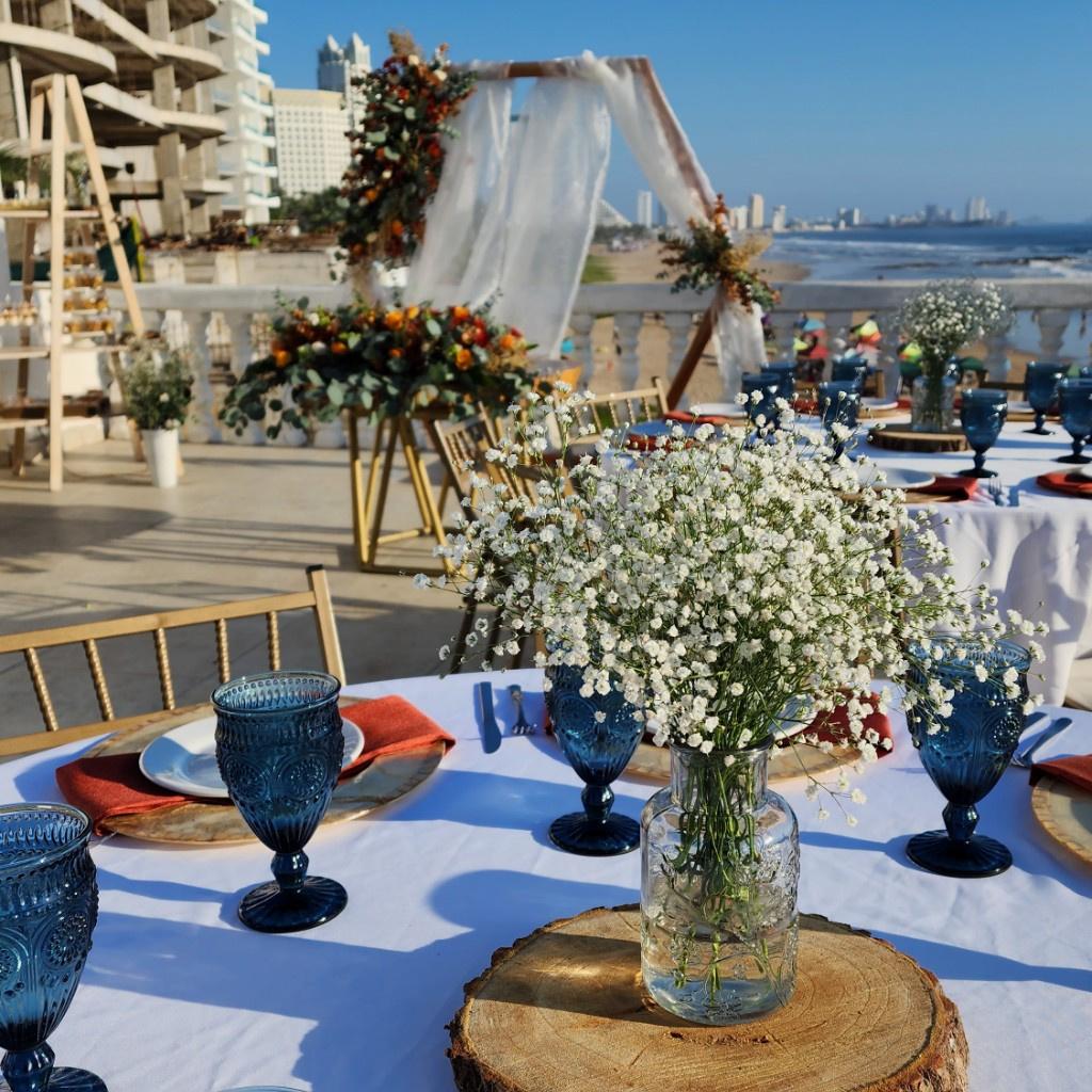 Centros de mesa de cristal con flores