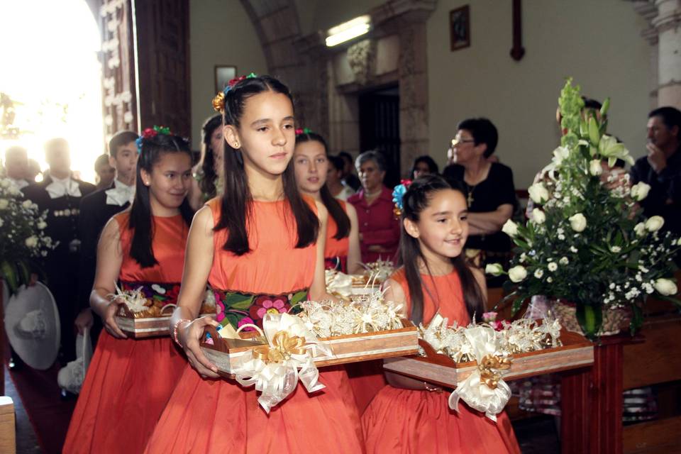 Peinados de niña para boda