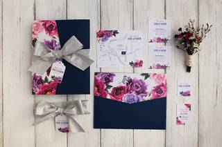 invitacion de boda floral con mapa, RSVP y dress code