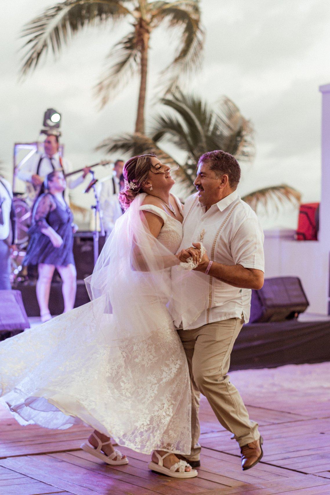 baile padre e hija