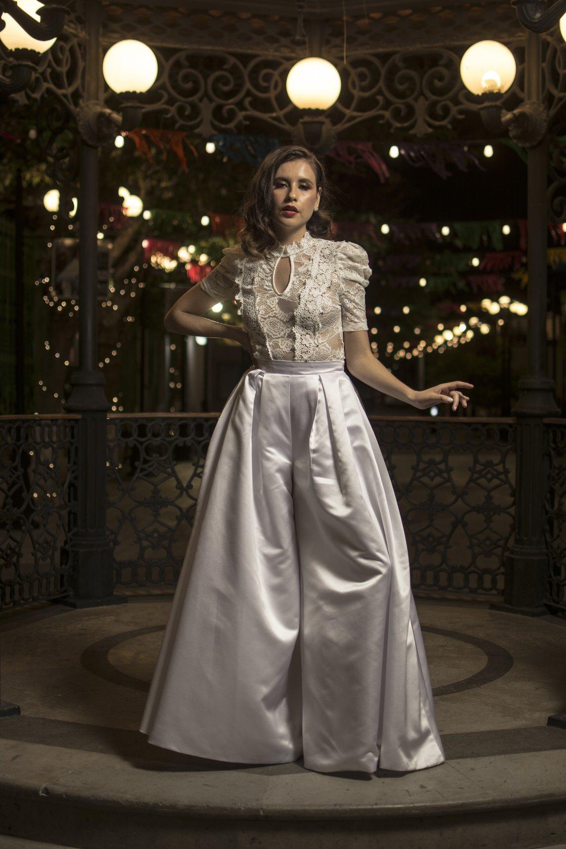 Mono con encaje para outfit para boda civil