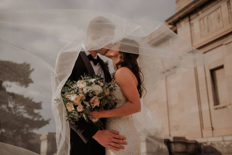Velos de novias, los diferentes tipos y el protocolo de uso del velo de  novia