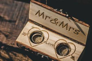 caja de madera para anillos de boda