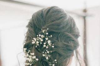 peinados con flores y trenzas