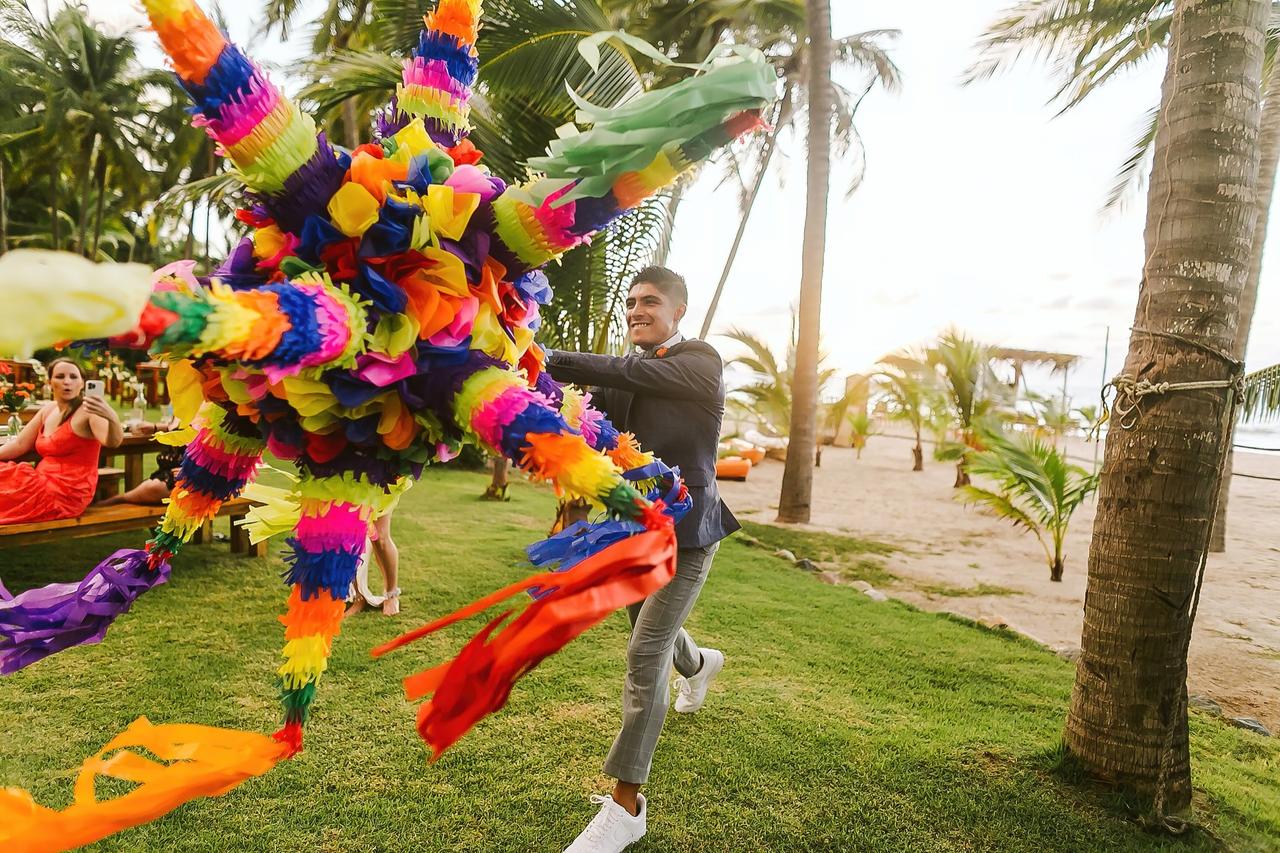 piñata en una boda