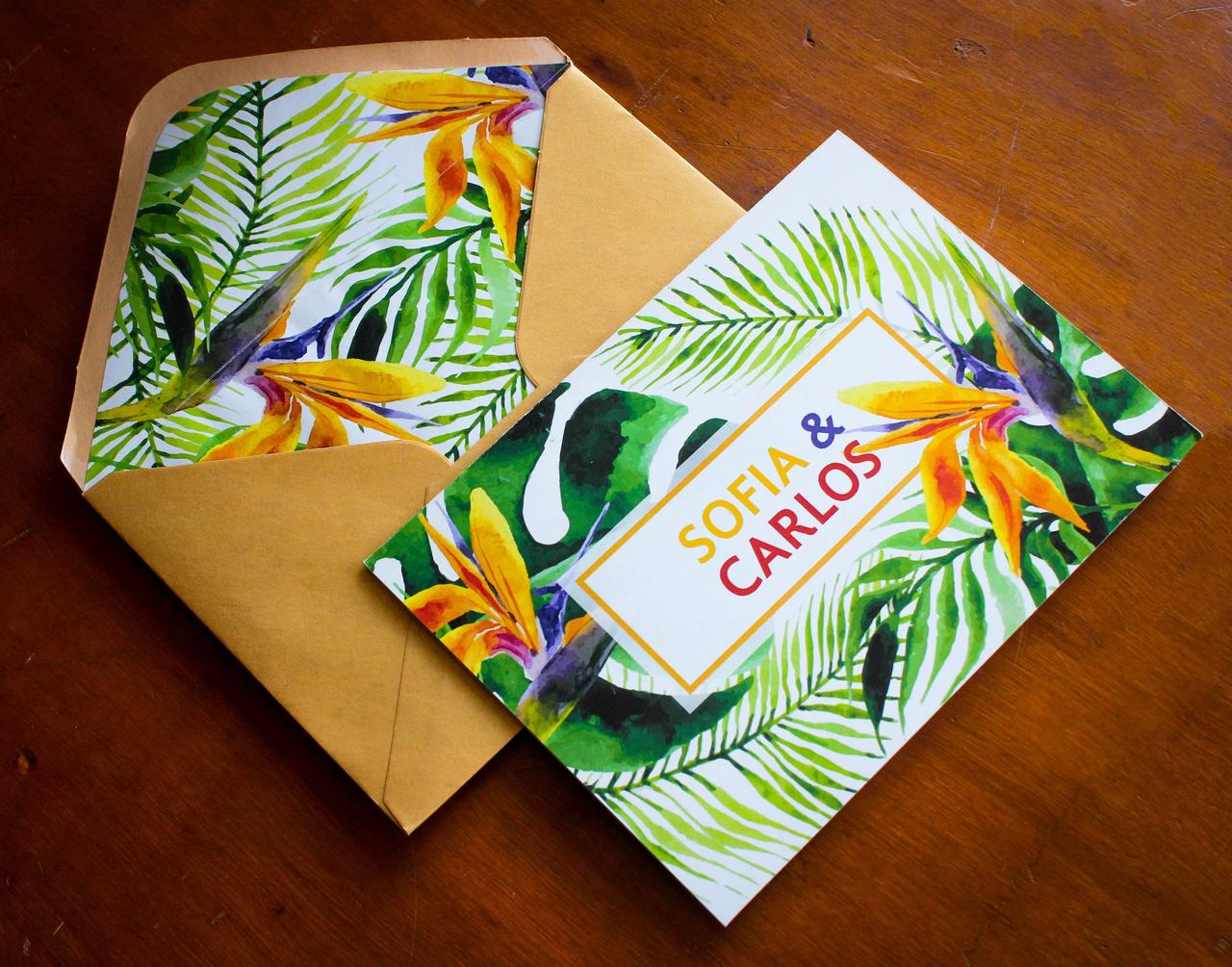 invitación de boda con estampado tropical