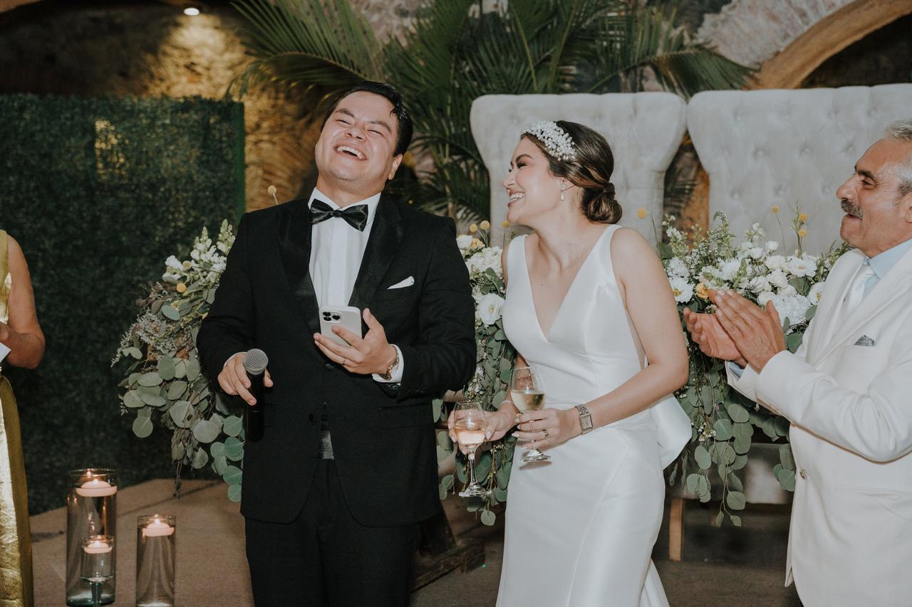 Brindis divertidos: Chistes o anécdotas