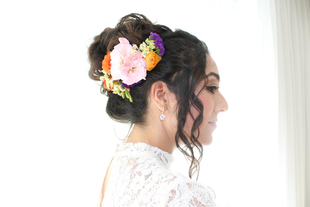 Peinados de Novia Cabello suelto con Flores  El Blog de una Novia