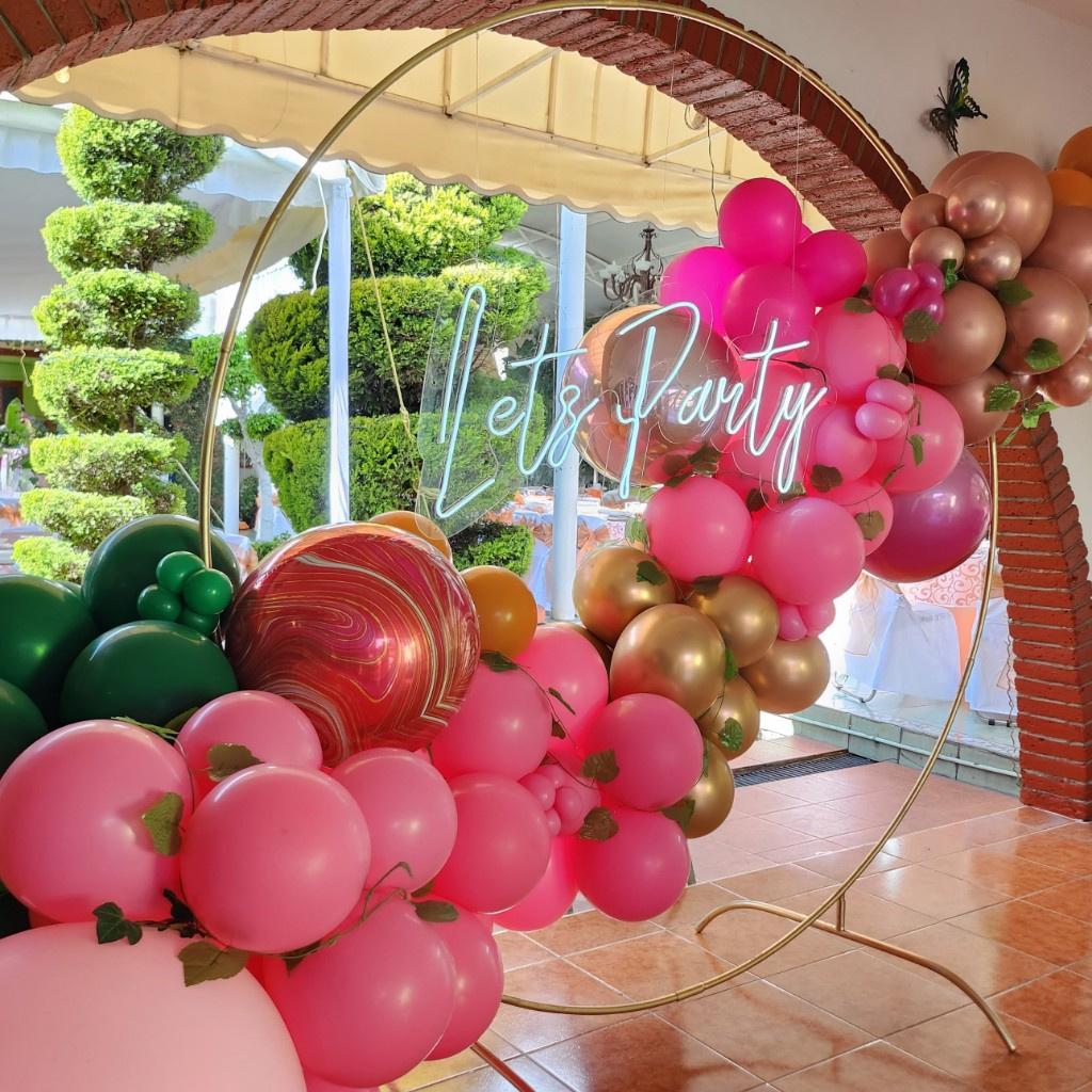 decoración con globos para boda